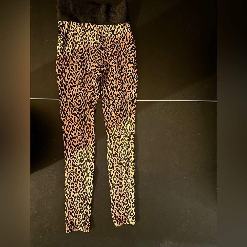 Animal print leggings
